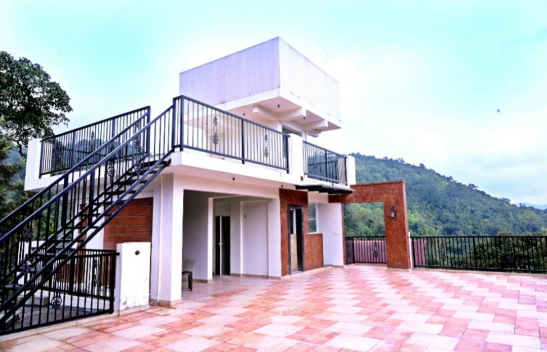 Coorg Vismaya Resort Мадикери Екстериор снимка